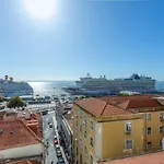 Апартаменты Alfama River View *