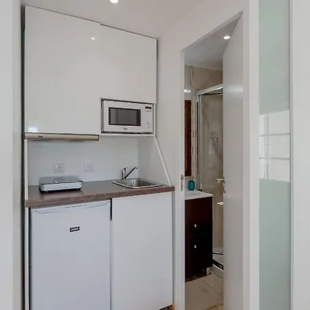 Апартаменты Alfama River View